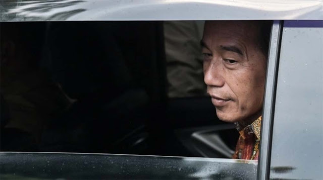 Bawa Ijazah SD hingga Kuliah, Jokowi Persilakan Penyidik Uji Forensik Ijazahnya