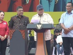 Bikin Massa Buruh Auto Ngakak, Prabowo Curhat 4 Kali Keok di Pilpres: Gue Kalah Lo Ketawa Lagi