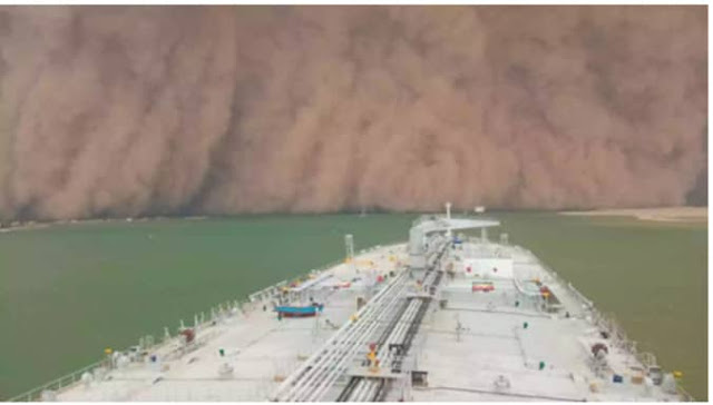 Belum Reda Kebakaran Dahsyat, Kini Israel Dilanda Badai Pasir
