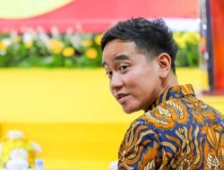 Gibran Lebih Baik Mundur Ketimbang Dimakzulkan