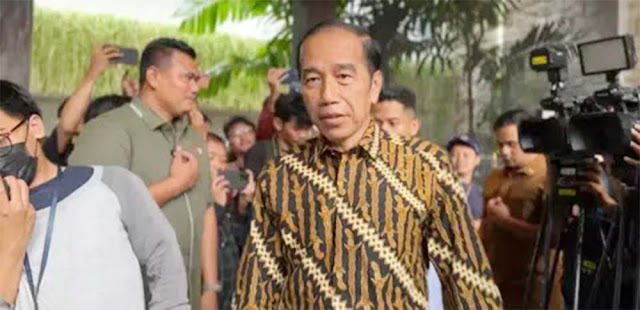 Jokowi Panik Hadapi Kasus Ijazah