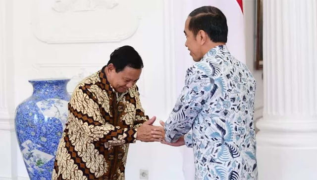 Pencopotan Kunto, Prabowo di Persimpangan: Bersama Rakyat atau Tunduk pada Jokowi?