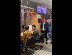 Roy Suryo Ledek Jokowi Lapor Ijazah di Loket Kehilangan