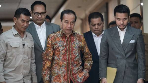 Dua Orang Diperiksa Polda Metro terkait Tudingan Ijazah Palsu Jokowi