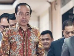 Jokowi Harusnya Bangga Berijazah UGM, Bukan Terhina