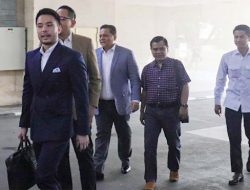 Adik Ipar Jokowi Ikut ke Bareskrim Polri Serahkan Seluruh Ijazah Asli