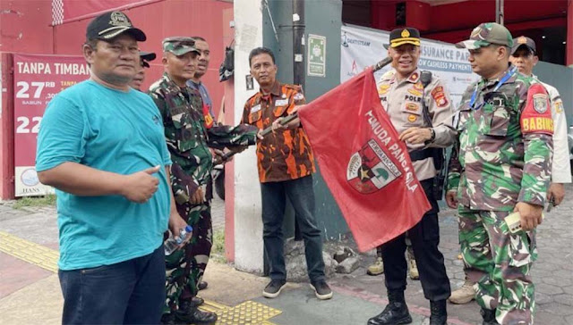 Seenaknya Kuasai Ruang Publik, Ratusan Bendera Ormas di Jakarta Pusat Dicopot