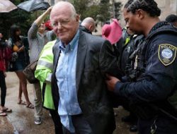 Bela Gaza, Pemilik Es Krim Ben & Jerry’s Ditangkap Polisi AS