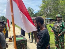 Menderita Hidup di Hutan, Eks Pentolan OPM Ikrar Setia ke NKRI: Saya Rindu Anak - Istri