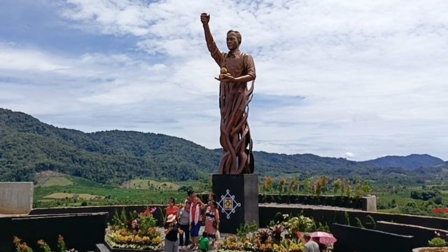 Terungkap! Ternyata Ini Sumber Dana Bangun Patung Jokowi Rp 2,5 M di Karo