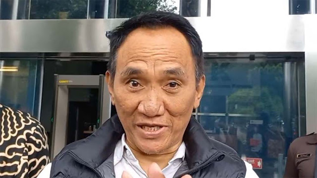 Andi Arief Percaya UGM, Sebut Mengada-ada Kasus Ijazah Dibawa ke Forensik Internasional: Lama-lama Ngeselin