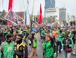 Hari Ini Ribuan Ojol Demo di Istana, Serentak Putuskan Offbid Seharian, Begini Kata Aplikator