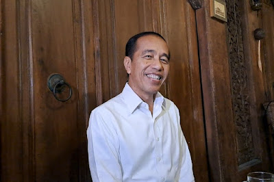 Jokowi Setop Kecoh 270 Rakyat Indonesia dengan Urusan Ijazah