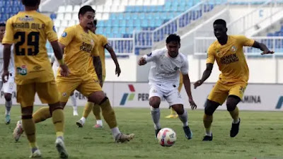 Klasemen Akhir Liga 1: Semen Padang Bertahan, PSS dan Barito Putera ke Liga 2