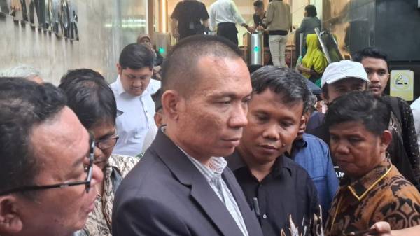 Dicecar 97 Pertanyaan Selama 7 Jam, Rismon Sianipar Didesak Penyidik Buat Apa Teliti Ijazah Jokowi?