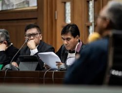 Tim Hukum Hasto Heran Harun Masiku Bisa Pindah Lokasi Berjarak 4 Km dalam Waktu 1 Detik