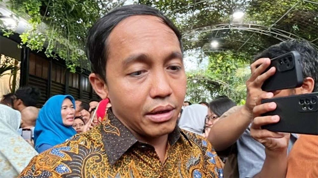 Raja Juli Antoni Mendadak Temui Jokowi di Solo, Bahas Calon Ketua Umum PSI?