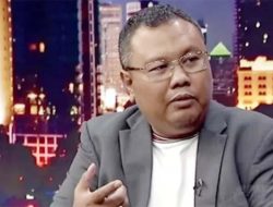 Hendri Satrio: Jika Ijazah Jokowi Terbukti Palsu UGM Bisa Bubar dan Indonesia Ditertawakan Dunia