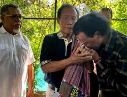 Dulu Petantang-petenteng Sebut Bau Tanah, Kini Hercules Melembek Cium Tangan Bang Yos