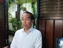 Roy Suryo Bakal Laporkan Penyidik, Jokowi: UGM, KPU, Bareskrim Ndak Dipercaya?