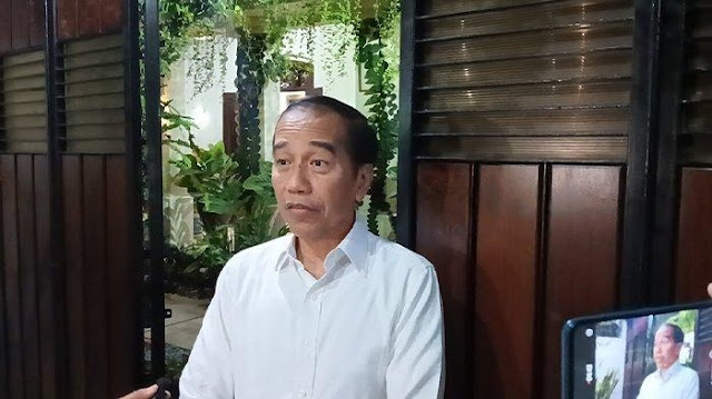 Roy Suryo Bakal Laporkan Penyidik, Jokowi: UGM, KPU, Bareskrim Ndak Dipercaya?