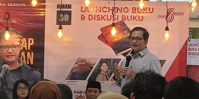 Buku Ubedilah Badrun Ungkap Warisan Kegelapan Rezim Jokowi