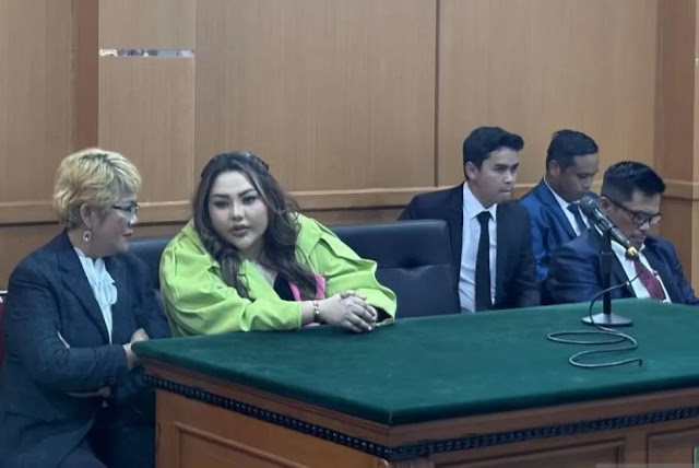 Kecewa Ridwan Kamil Mangkir Lagi Ikut Sidang, Lisa Mariana: Padahal Cuma Mau Cium Tangan Aja