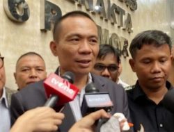 Curigai Bareskrim, Rismon Sebut Skripsi Jokowi Pakai Font Times New Roman: Tak Sesuai Zamannya!