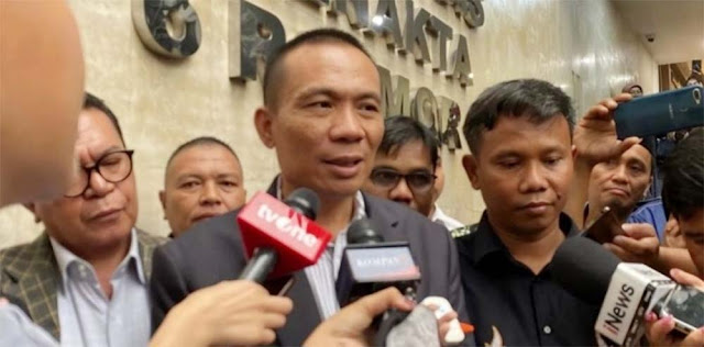 Curigai Bareskrim, Rismon Sebut Skripsi Jokowi Pakai Font Times New Roman: Tak Sesuai Zamannya!