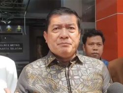 Dicap Tak Punya Kapasitas Sebut Ijazah Jokowi Palsu, Solmet Sindir Roy Suryo: Dia Bukan Siapa-siapa!