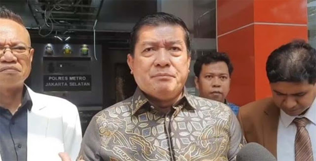 Dicap Tak Punya Kapasitas Sebut Ijazah Jokowi Palsu, Solmet Sindir Roy Suryo: Dia Bukan Siapa-siapa!