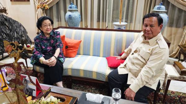 PDIP Sedang Bertugas Kontrol Menteri Warisan Jokowi