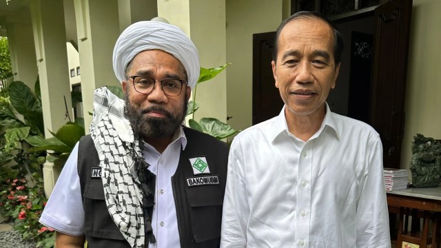 Ngabalin Semprot Para Pengkritik Ijazah: Pak Jokowi Itu Orang Saleh, Saya Saksinya!