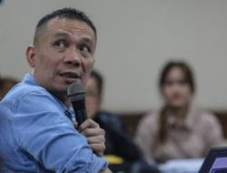 Rismon: Ratusan universitas ditutup karena jual beli ijazah palsu, kenapa harus percaya UGM 100% terkait ijazah Jokowi?
