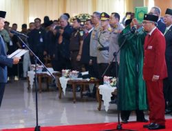 Sumpah Jabatan Pakai Bahasa Inggris, Waka DPR Tinggalkan Acara Pelantikan Rektor UPI