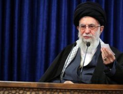 Ali Khamenei Pemimpin Iran Ditarget Israel: Selalu Lolos Percobaan Pembunuhan, Lengan Kanan Lumpuh