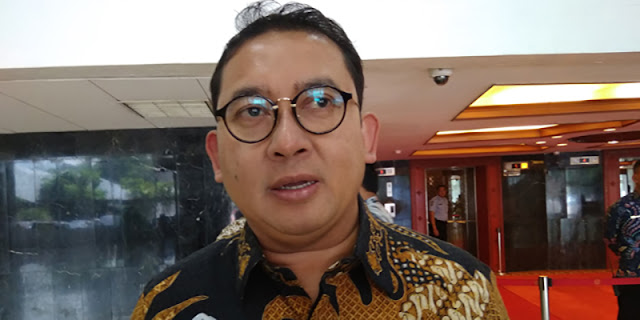 DPR Ingatkan Fadli Zon Jangan Berani-Berani Bikin Sejarah Cacat