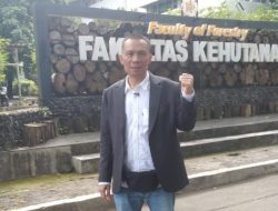 Datangi Langsung Almamaternya, Rismon Tagih Janji UGM!