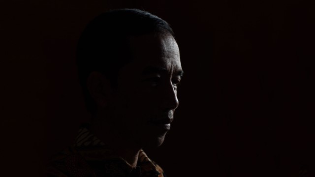 NGERI! Pengamat Geopolitik dan Intelijen Amir Hamzah: Jokowi Produk Intelijen Global