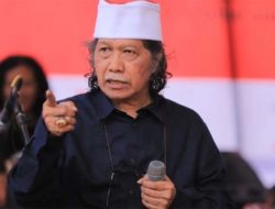 Bukti Cak Nun Sudah Prediksi Iran Diserang Israel dan Amerika Sejak 2012