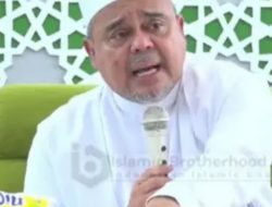 Habib Rizieq Serukan Stop Debat Sunni-Wahabi-Syiah, Bersatulah Lawan Israel dan Sekutunya!