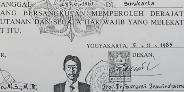Seleksi Dokumen Pencalonan Jokowi di KPU Disoal