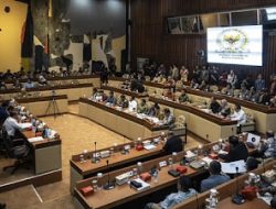 DPR Buka Opsi Perpanjang Jabatan DPRD Buntut Putusan MK