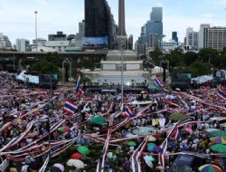 Buntut Sengketa Perbatasan Kamboja, Ribuan Warga Tuntut Pemakzulan PM Thailand