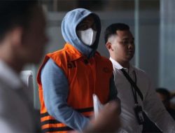 KPK Harus Larang Tahanan Pakai Penutup Wajah