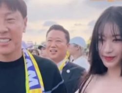 Shin Tae-yong Jalan dengan Cewek Seksi Pakai Kemben, Publik Ingatkan Ada Istri di Rumah