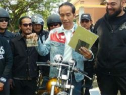 Kecuali Ijazah, Jokowi Berani Pamer SIM hingga STNK Motor Asli