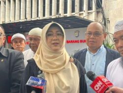Langit akan Hancurkan Penjahat, Dokter Tifa Sebut Ancaman ke Eks Rektor UGM Bukti Omongannya Benar