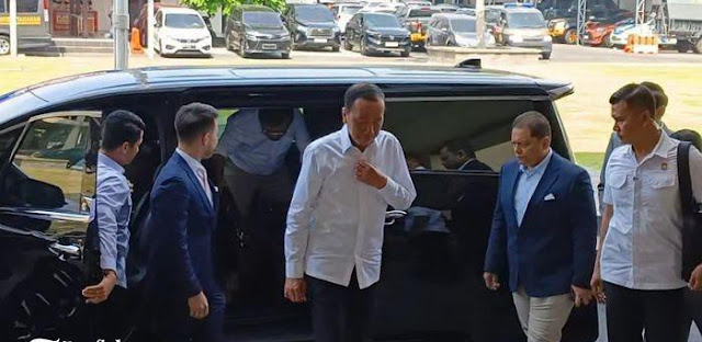 Jokowi Jalani Pemeriksaan di Polresta Solo, Bawa Ijazah Asli
