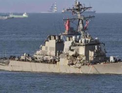 Kapal Perusak AS USS Fitzgerald Dikejar Helikopter Iran